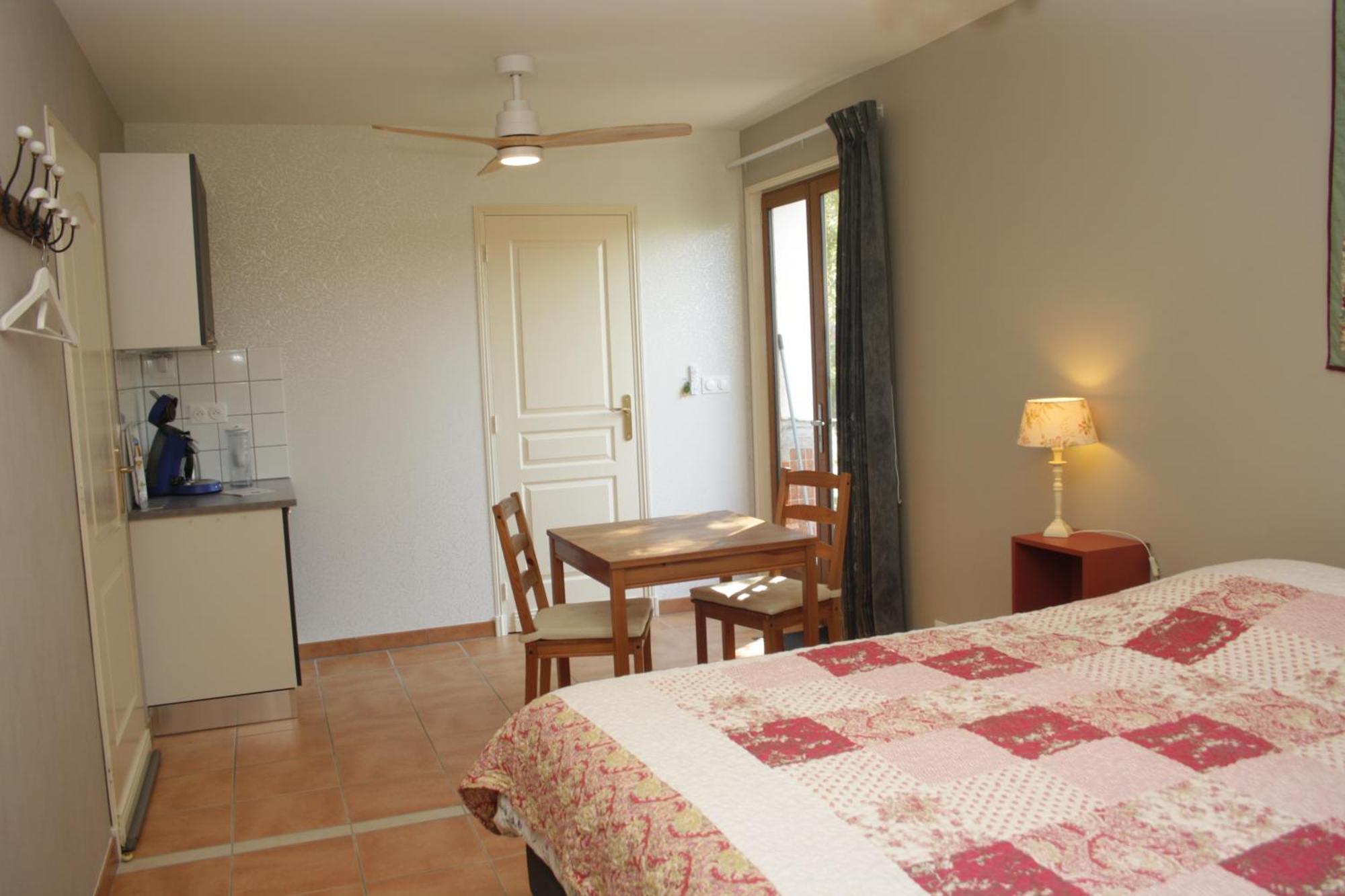 Bed and Breakfast Repos Chez Margot Fajoles Exteriér fotografie